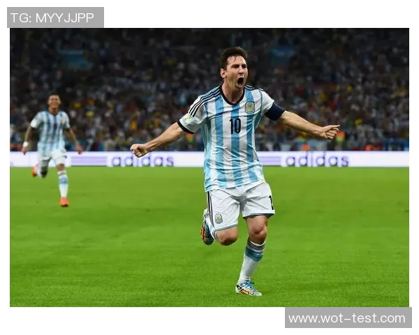 阿根廷足球巨星排名揭秘：梅西与其他传奇球员的实力对比