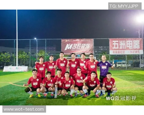 球星荣耀时刻大型足球挂画横幅装饰展现绿茵激情